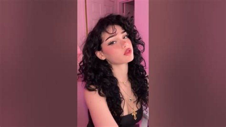 Amelie Warren OnlyFans Leaked: Everything You Need to Know