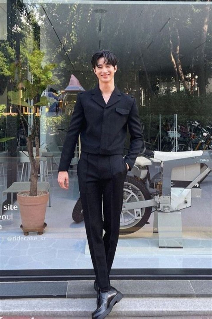 Byeon Woo-seok Height: Discovering the Stature of a Rising Star