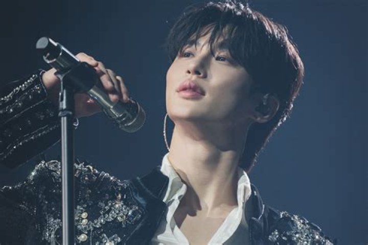 Did Byeon Woo Seok Sing All the Eclipse Songs in 'Lovely Runner'?