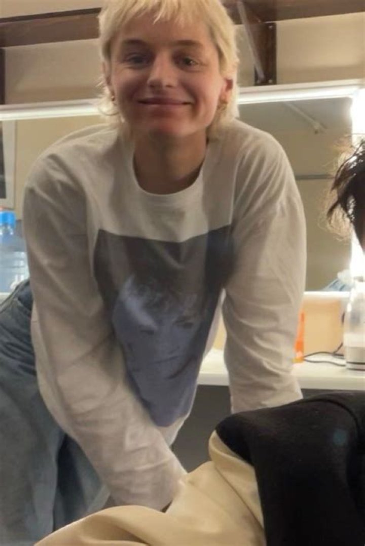 Emma Corrin IG: A Glimpse into a Unique Online Presence