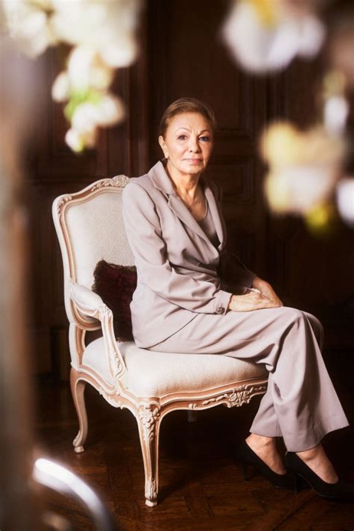Exploring "An Enduring Love": The Farah Pahlavi Book That Shares Her Story