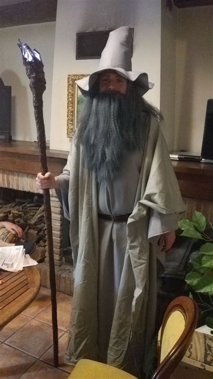 How to Create an Epic Gandalf Costume DIY: A Comprehensive Guide