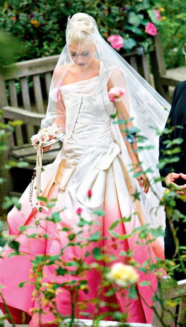 Gwen Stefani's Stunning Pink Wedding Dress: A Fashion Statement for the Ages