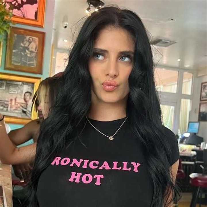 How Much Does Camilla Make a Month on OnlyFans? Unpacking a Viral Question