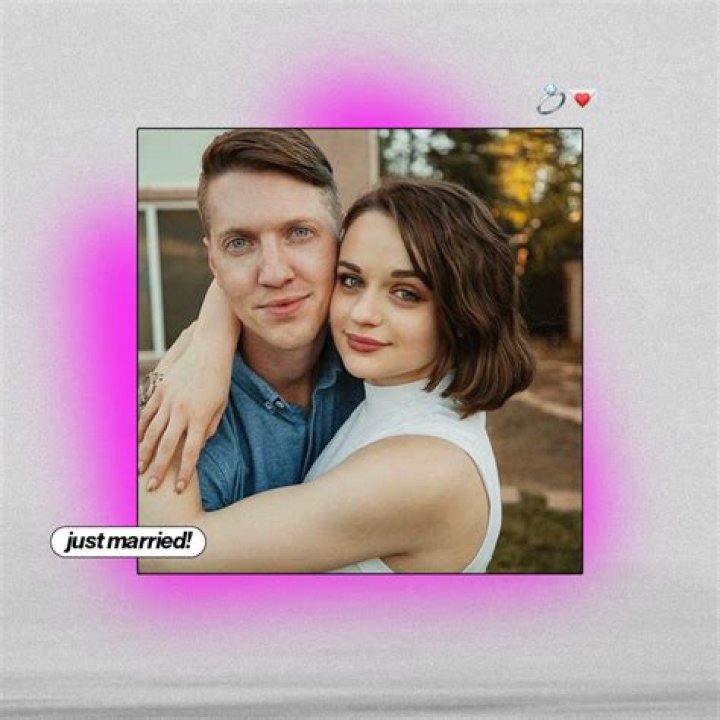 Exploring the Unique Bond Between Jaime King and Joey King: A Sisterly Connection in Hollywood