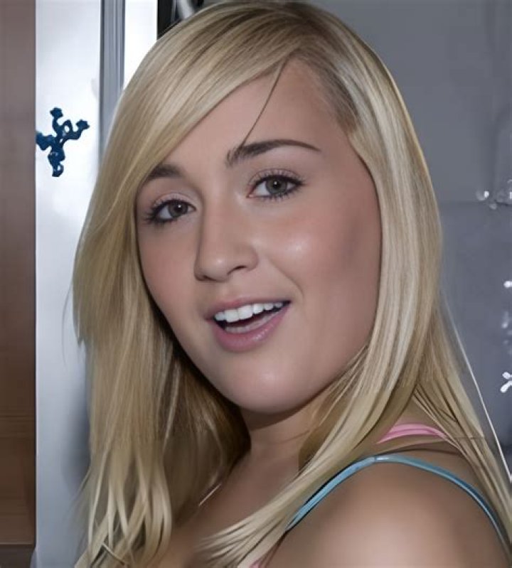 Exploring Kayla Varner Wikipedia: What You Find About a Public Figure