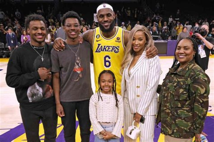 LeBron's Mom: The Remarkable Story of Gloria James and Her Impact on LeBron James' Life