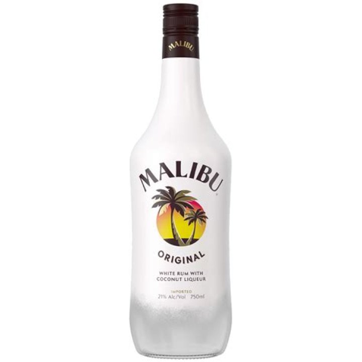 Malibu Rum in Eggnog: A Holiday Spirit with a Tropical Twist