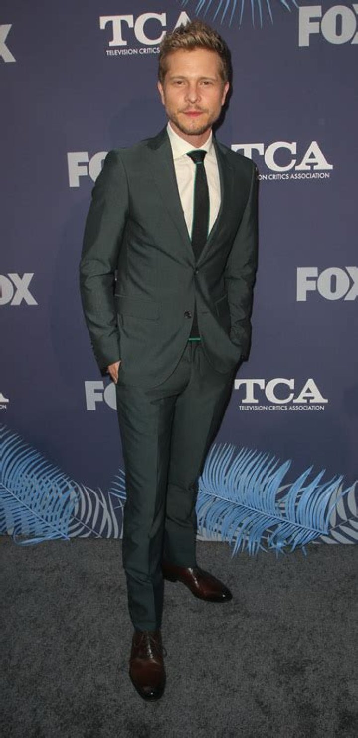 Matt Czuchry Height: Unpacking the Stature of a Beloved Actor