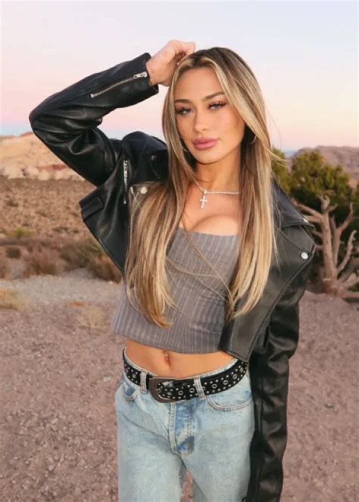 Exploring McKinley Richardson: OnlyFans Leaks, Controversies, and Career Overview