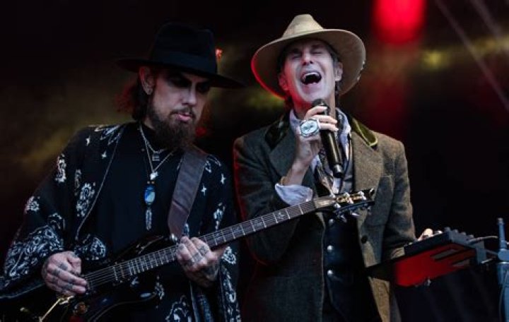 What Did Dave Navarro Say About Perry Farrell? Exploring Their Creative Bond