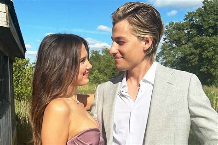 What Has Jon Bon Jovi Been Diagnosed With? Unpacking the Rocker's Health Journey