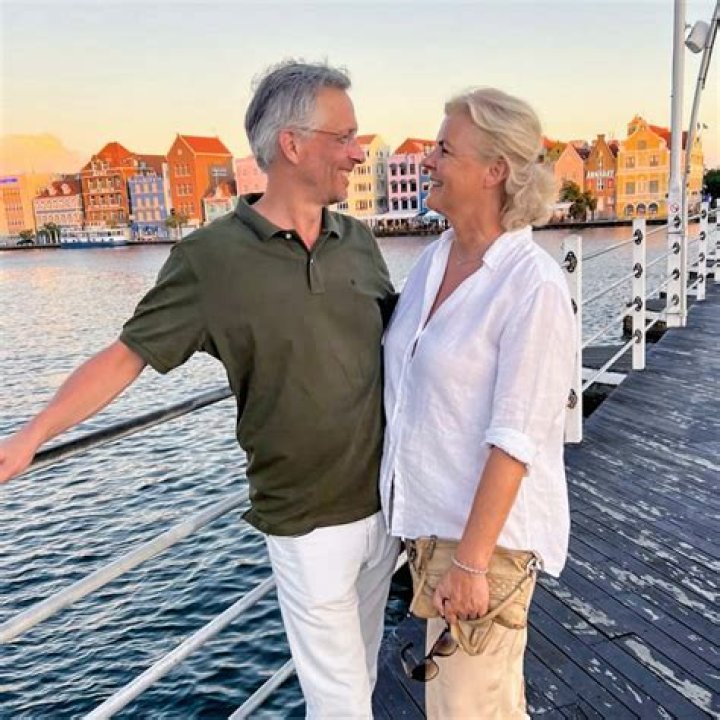 Who is Rob Thomas' Partner? The Enduring Love Story of a Music Icon