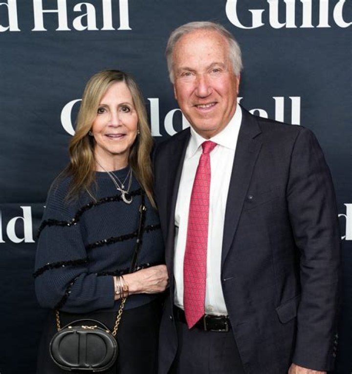 Why Did Hilarie and Chad Leave OTH? Unpacking the Departures of Peyton and Lucas